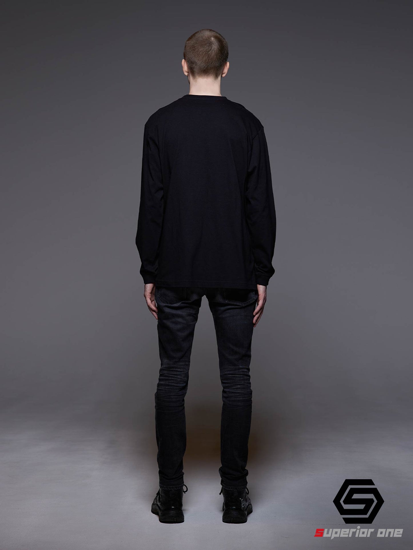 SUPERIORONE LOGO L/S TEE BLACK